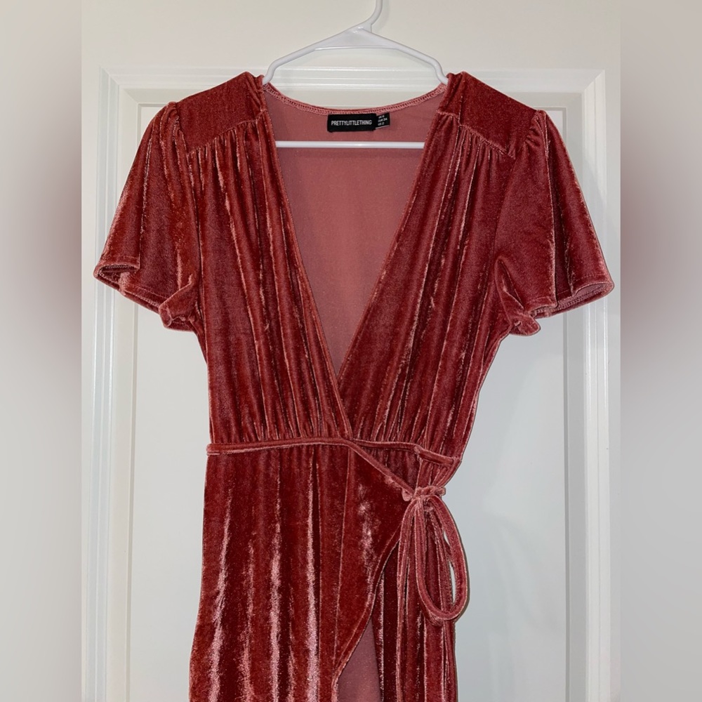Pretty little thing mauve velvet wrap dress. Only worn twice.